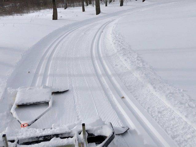 Classic track setter snow groomer